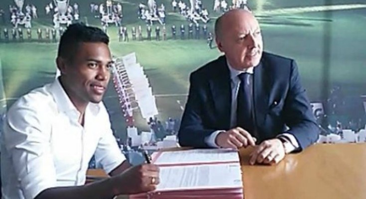 Aloex-Sandro-firma-il-contratto-con-la-Juventus-735x400.jpg